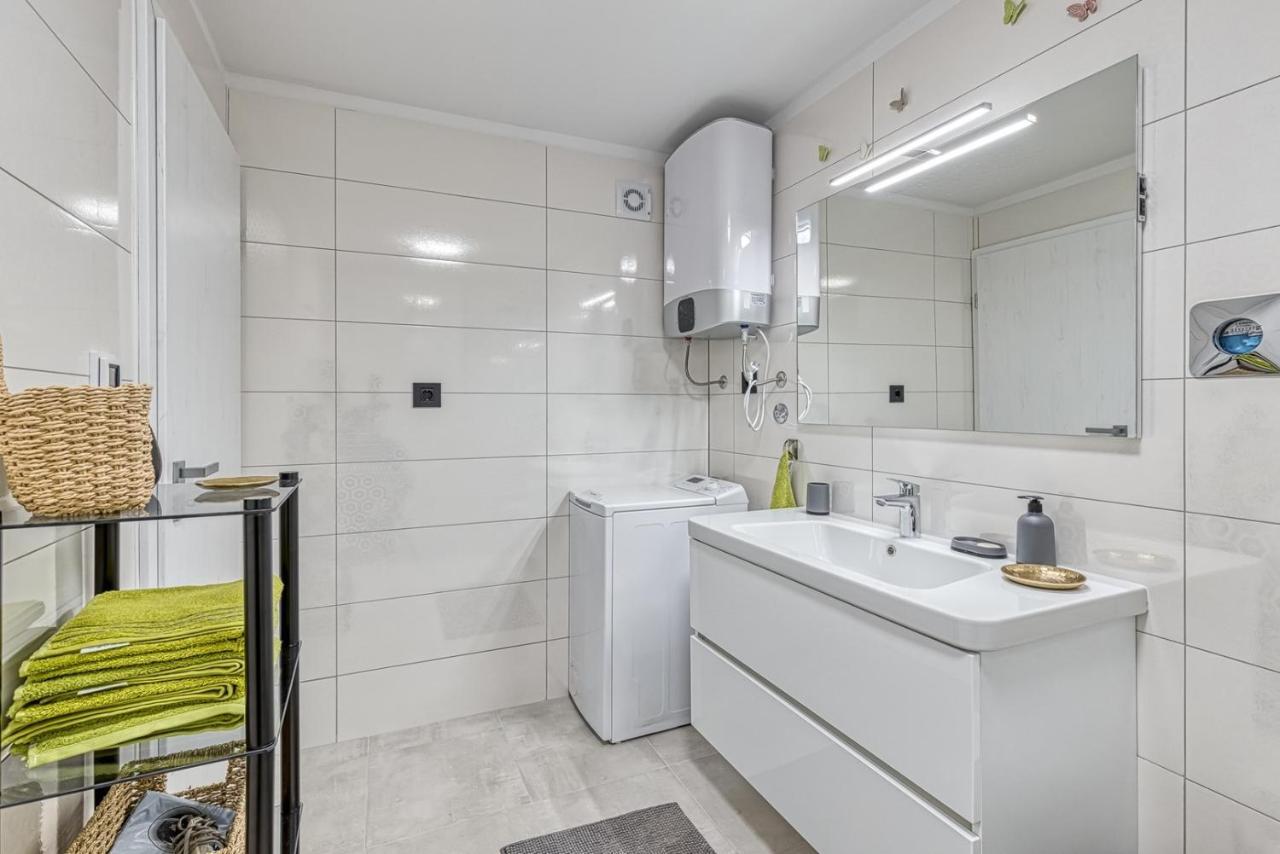 Kostabela - Sea View Apartment Rijeka Luaran gambar